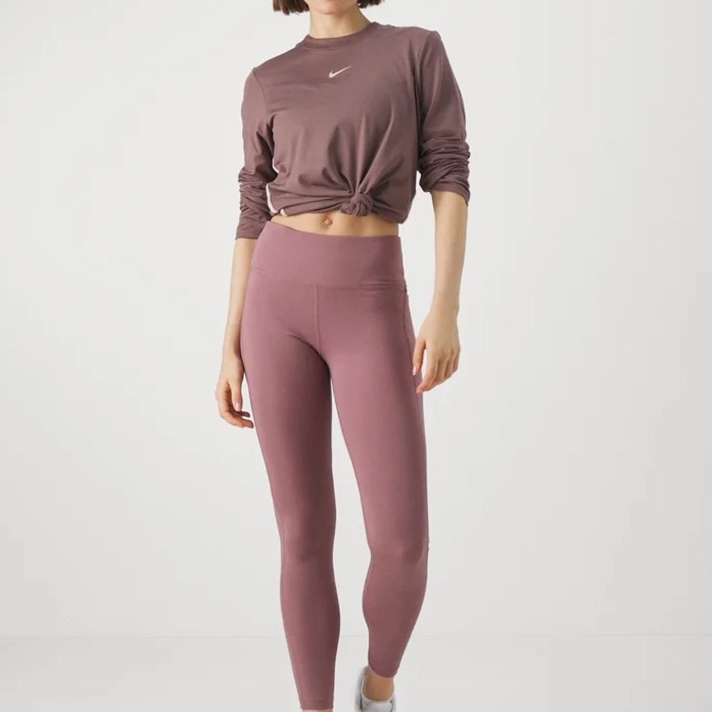 NIKE DRI FIT MAUVE HIGH RISE LEGGINGS XS WORN ONCE GREAT CONDITION SIZE XS!